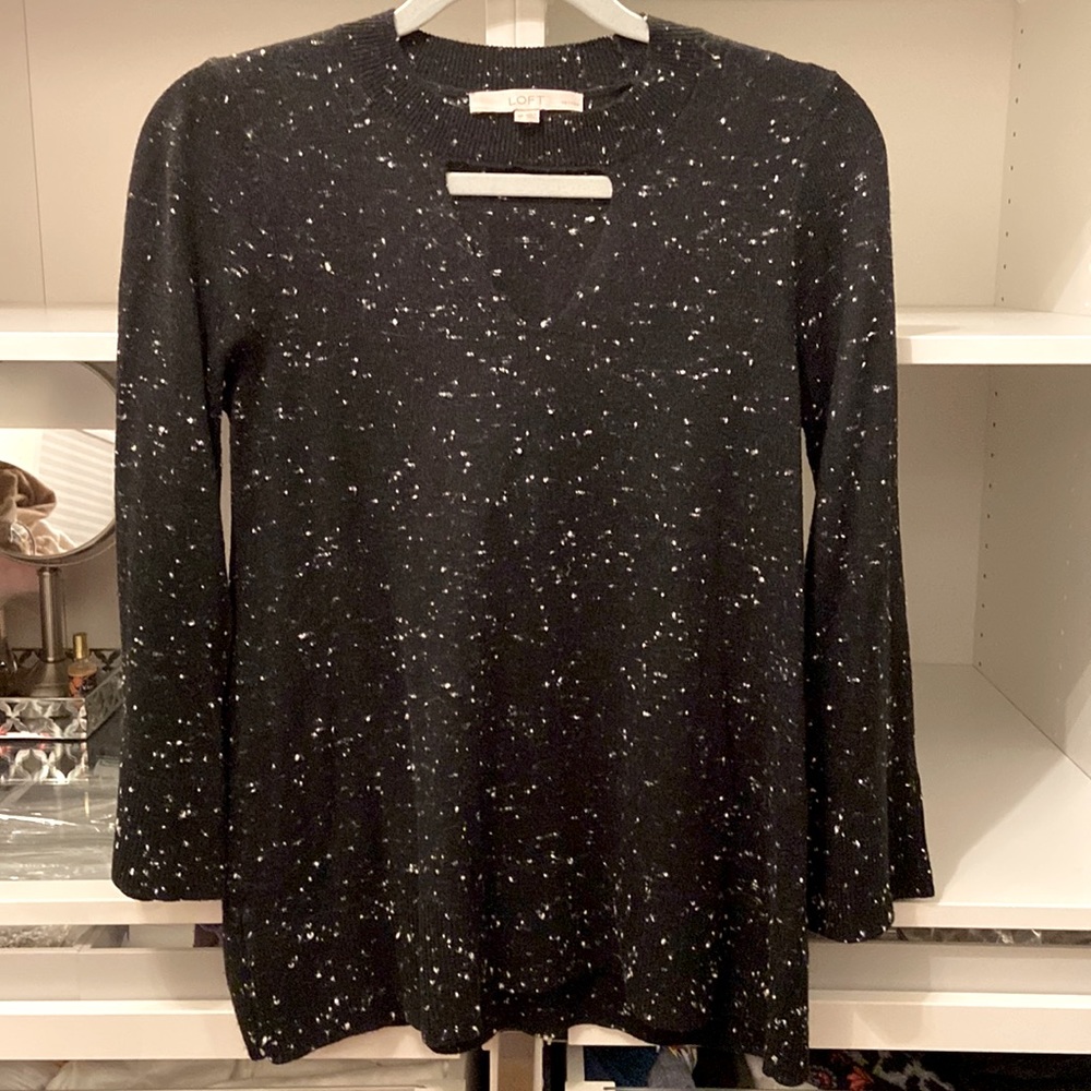 Black sweater with white flex keyhole neckline long sleeve